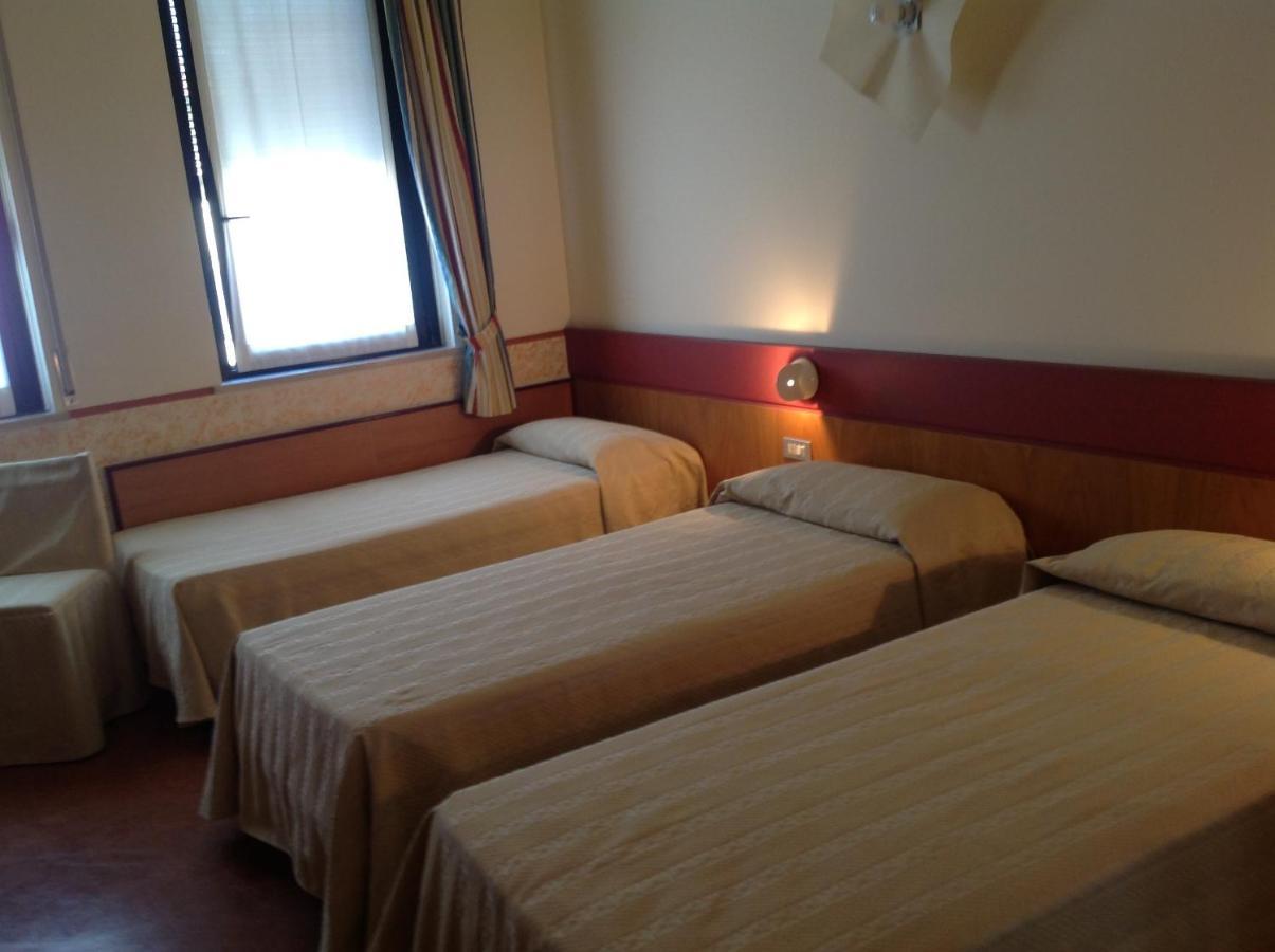 Hotel Roma Bussolengo Pokoj fotografie